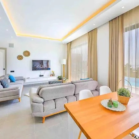Hotel South 4*
